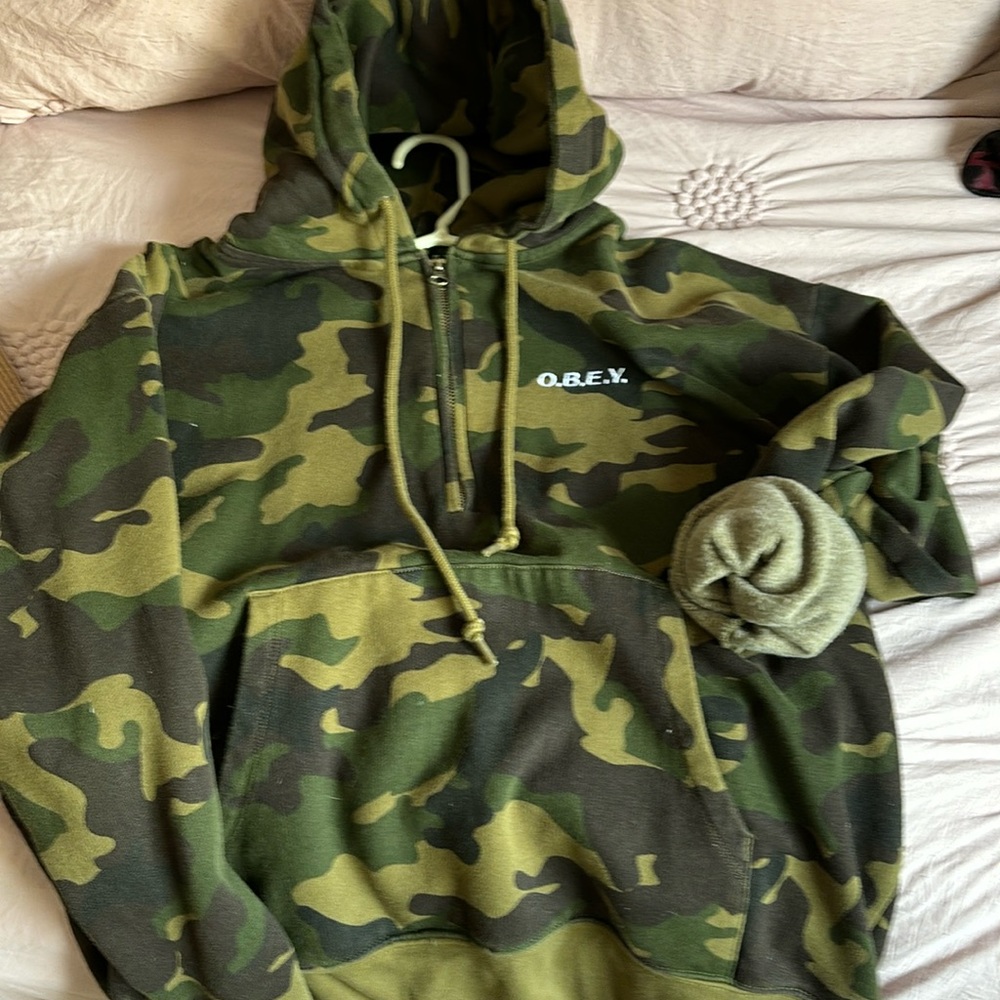 Obey hoodie